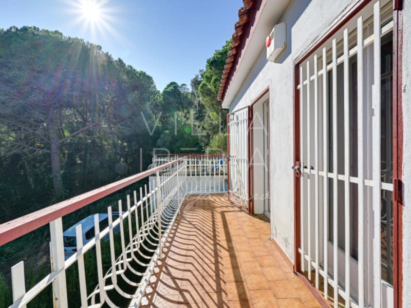 5 slaapkamer Villa te koop in Santa Cristina d'Aro met garage - € 395.000 (Ref: 9367808)