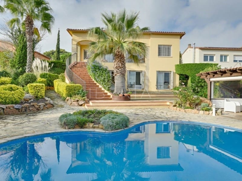 5 soverom Villa til salgs i Sant Feliu de Guixols med svømmebasseng garasje - € 950 000 (Ref: 9398422)