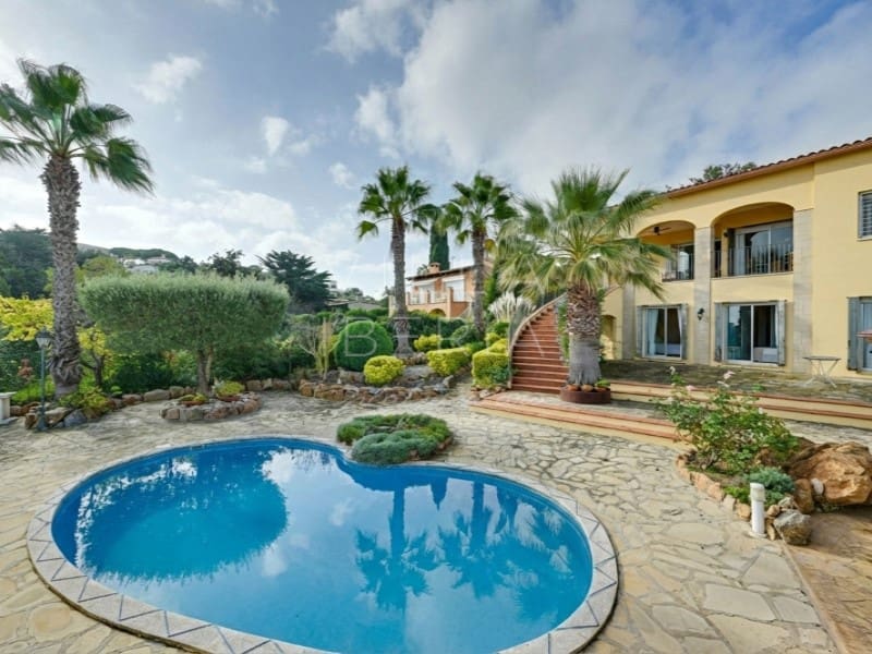 5 soverom Villa til salgs i Sant Feliu de Guixols med svømmebasseng garasje - € 950 000 (Ref: 9398422)