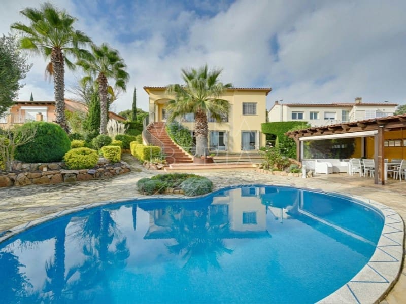 5 soverom Villa til salgs i Sant Feliu de Guixols med svømmebasseng garasje - € 950 000 (Ref: 9398422)