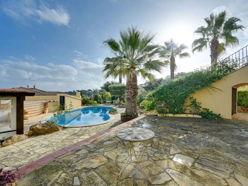 5 soverom Villa til salgs i Sant Feliu de Guixols med svømmebasseng garasje - € 950 000 (Ref: 9398422)