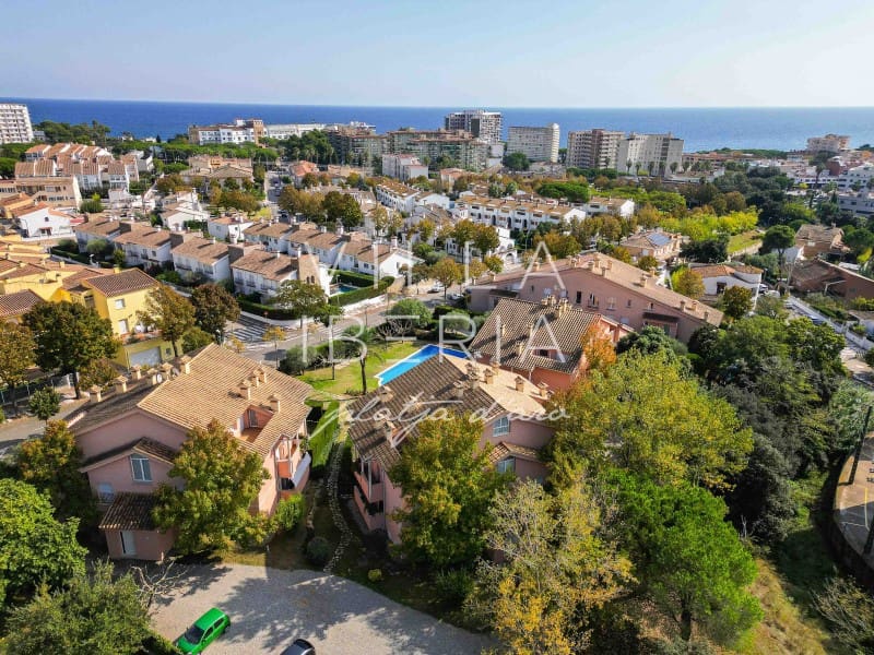 3 bedroom Apartment for sale in Platja d'Aro with garage - € 560,000 (Ref: 9398424)