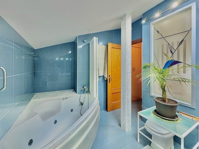 3 bedroom Penthouse for sale in Palamós with garage - € 650,000 (Ref: 9414417)