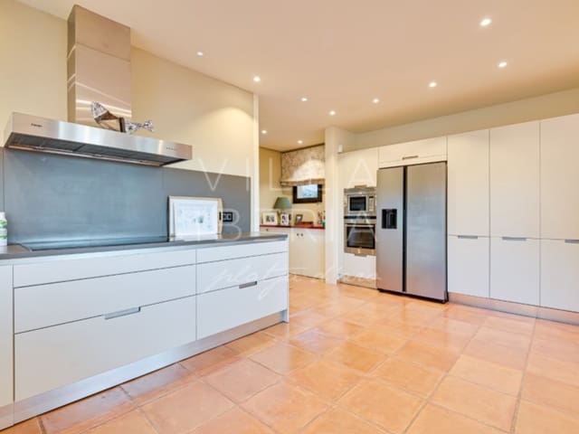 5 makuuhuone Huvila myytävänä paikassa Platja d'Aro, Castell-Platja d'Aro mukana uima-altaan - 1 390 000 € (Ref: 9450470)