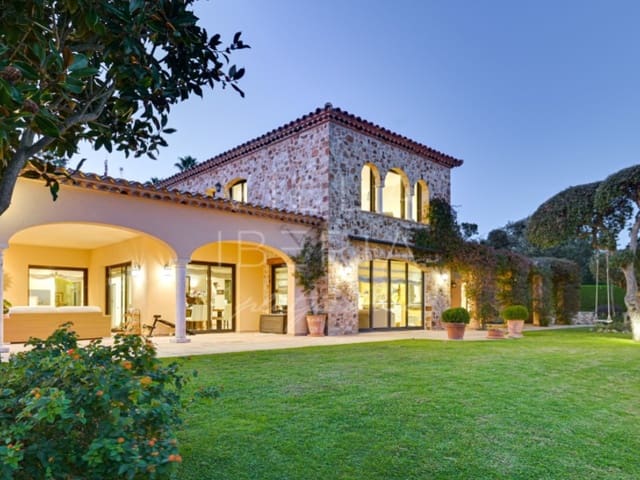 5 makuuhuone Huvila myytävänä paikassa Platja d'Aro, Castell-Platja d'Aro mukana uima-altaan - 1 390 000 € (Ref: 9450470)