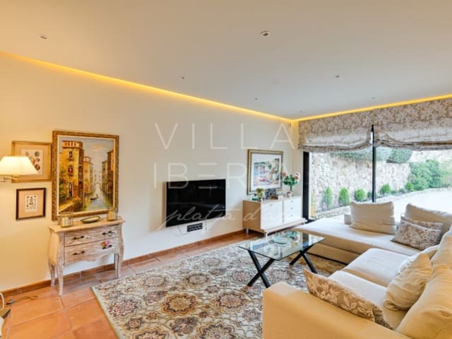 5 makuuhuone Huvila myytävänä paikassa Platja d'Aro, Castell-Platja d'Aro mukana uima-altaan - 1 390 000 € (Ref: 9450470)