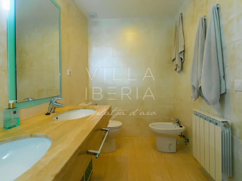 3 bedroom Apartment for sale in Platja d'Aro with garage - € 575,000 (Ref: 9465708)