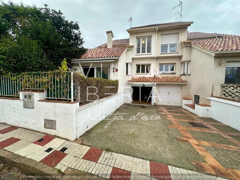 4 slaapkamer Huis te koop in Platja d'Aro met garage - € 450.000 (Ref: 9470624)