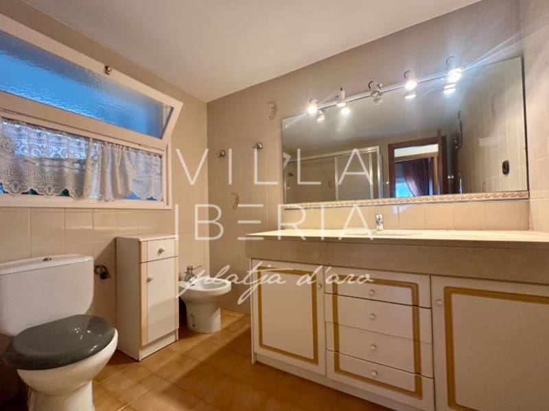 4 slaapkamer Huis te koop in Platja d'Aro met garage - € 450.000 (Ref: 9470624)