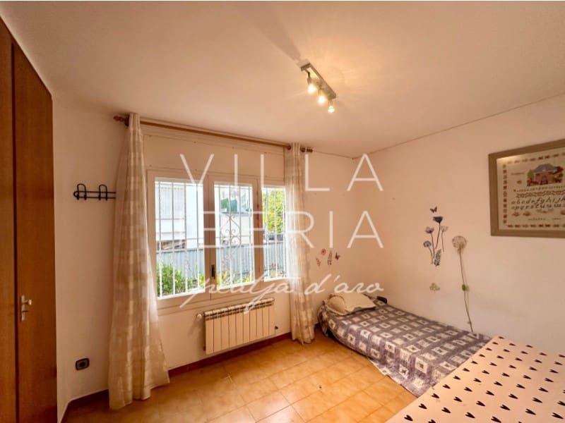 4 slaapkamer Huis te koop in Platja d'Aro met garage - € 450.000 (Ref: 9470624)