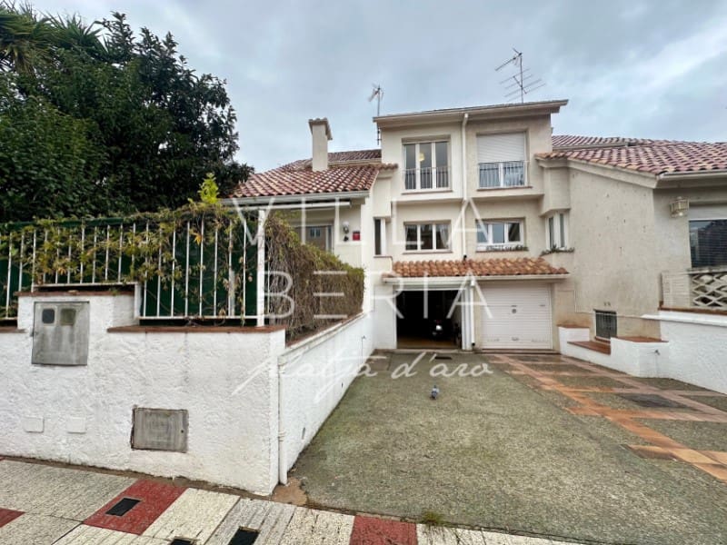 4 slaapkamer Huis te koop in Platja d'Aro met garage - € 450.000 (Ref: 9470624)