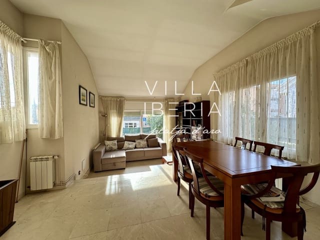 4 slaapkamer Huis te koop in Platja d'Aro, Castell-Platja d'Aro met garage - € 450.000 (Ref: 9470624)