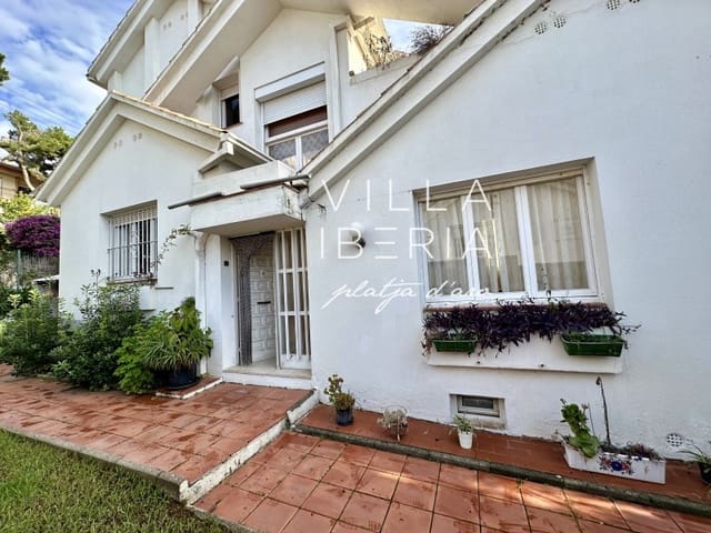 4 slaapkamer Huis te koop in Platja d'Aro, Castell-Platja d'Aro met garage - € 450.000 (Ref: 9470624)