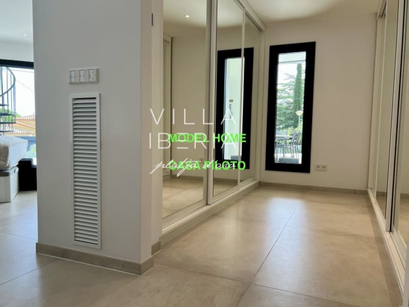 4 slaapkamer Villa te koop in Santa Cristina d'Aro met zwembad garage - € 1.850.000 (Ref: 9474361)