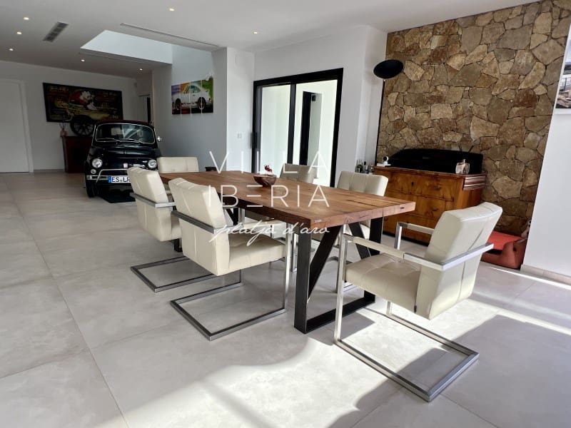 4 slaapkamer Villa te koop in Santa Cristina d'Aro met zwembad garage - € 1.850.000 (Ref: 9474361)