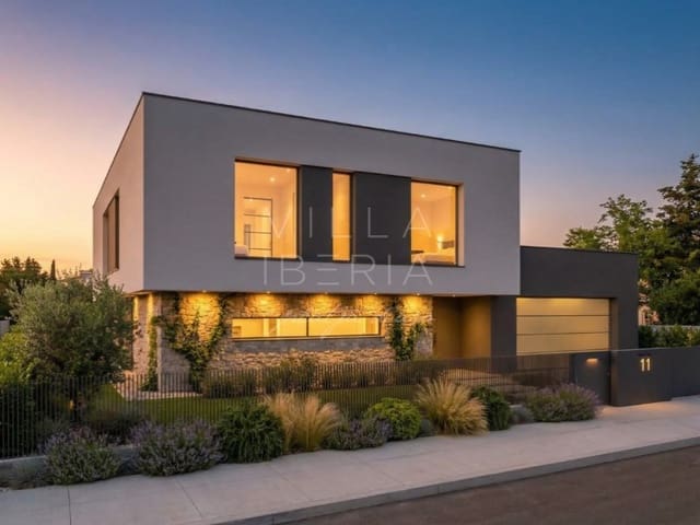 4 slaapkamer Villa te koop in Santa Cristina d'Aro met zwembad garage - € 1.850.000 (Ref: 9474361)