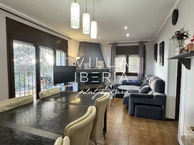 3 bedroom Villa for sale in Santa Cristina d'Aro with garage - € 315,000 (Ref: 9474991)