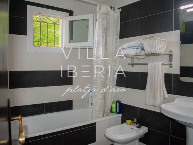 3 camera da letto Villa in vendita in Santa Cristina d'Aro con garage - 315.000 € (Rif: 9474991)