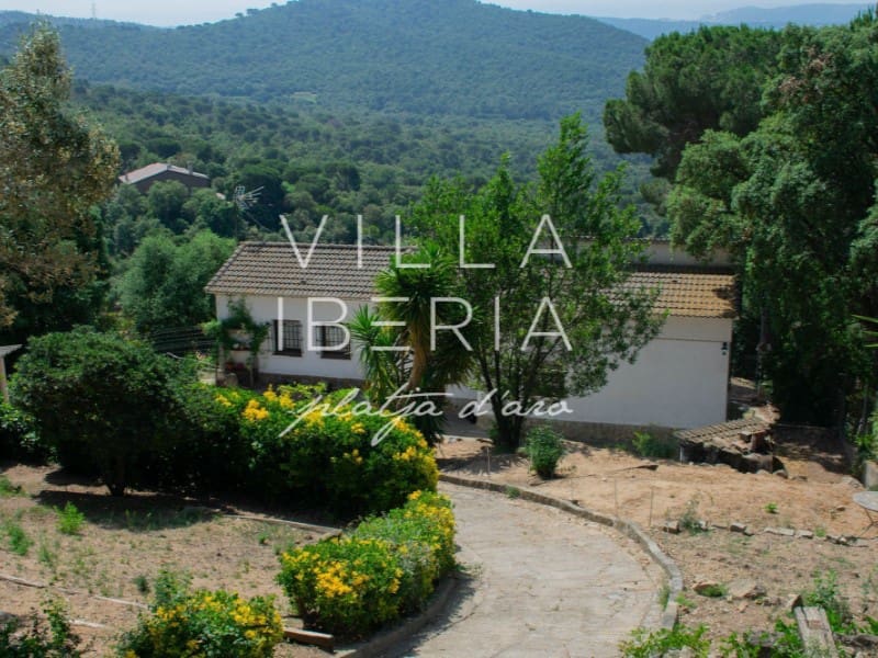3 bedroom Villa for sale in Santa Cristina d'Aro with garage - € 315,000 (Ref: 9474991)