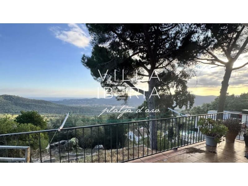 3 bedroom Villa for sale in Santa Cristina d'Aro with garage - € 315,000 (Ref: 9474991)