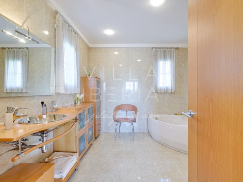 4 bedroom Villa for sale in Platja d'Aro with pool garage - € 1,250,000 (Ref: 9486489)