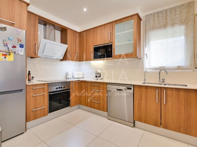 4 slaapkamer Villa te koop in Platja d'Aro, Castell-Platja d'Aro met zwembad garage - € 750.000 (Ref: 9528438)