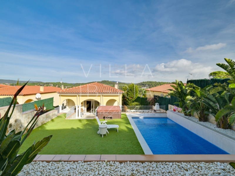 4 slaapkamer Villa te koop in Platja d'Aro met zwembad garage - € 750.000 (Ref: 9528438)