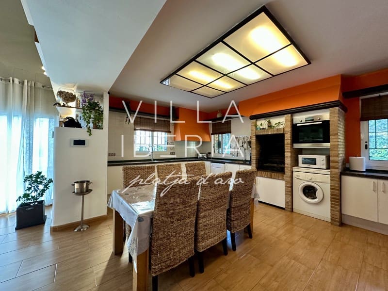 4 sovrum Villa till salu i Santa Cristina d'Aro med pool garage - 799 000 € (Ref: 9536815)