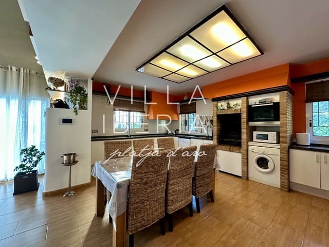 4 sovrum Villa till salu i Santa Cristina d'Aro med pool garage - 799 000 € (Ref: 9536815)