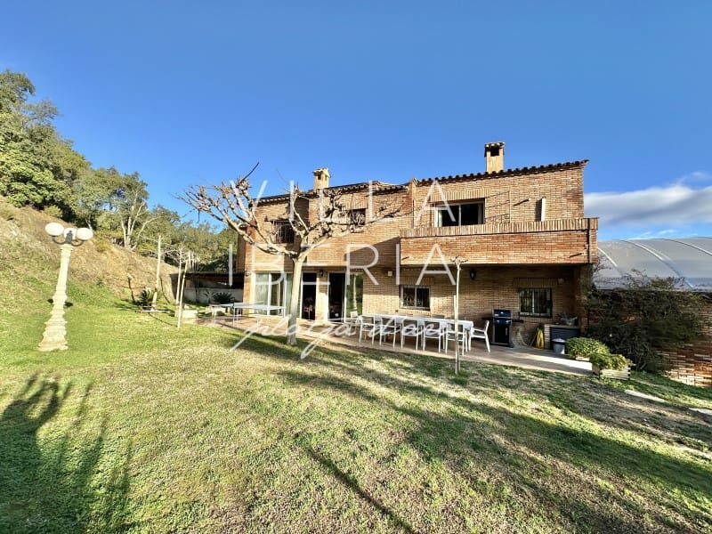 4 sovrum Villa till salu i Santa Cristina d'Aro med pool garage - 799 000 € (Ref: 9536815)