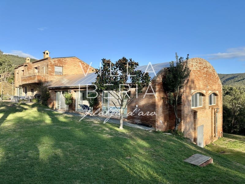 4 sovrum Villa till salu i Santa Cristina d'Aro med pool garage - 799 000 € (Ref: 9536815)