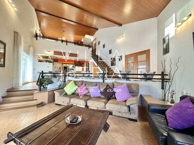 4 sovrum Villa till salu i Santa Cristina d'Aro med pool garage - 799 000 € (Ref: 9536815)