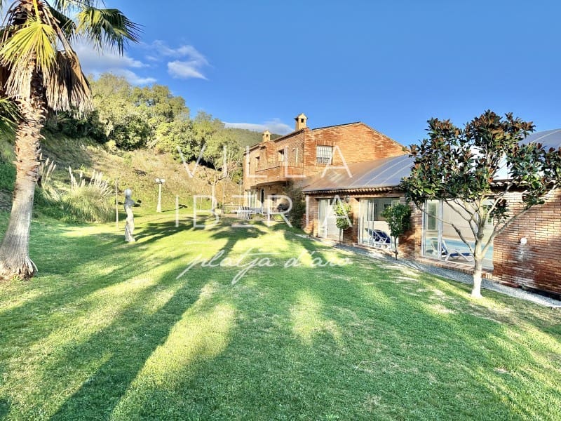 4 sovrum Villa till salu i Santa Cristina d'Aro med pool garage - 799 000 € (Ref: 9536815)