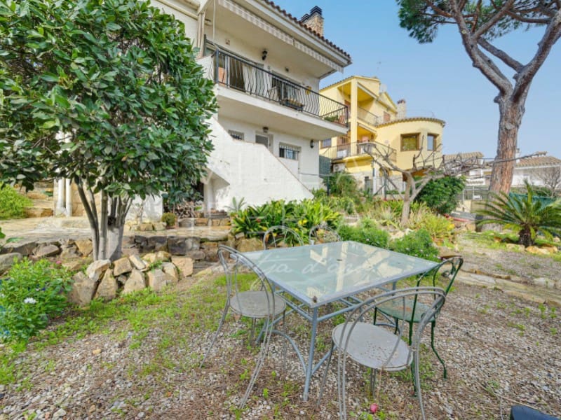 6 bedroom Villa for sale in Calonge i Sant Antoni with garage - € 495,000 (Ref: 9591574)