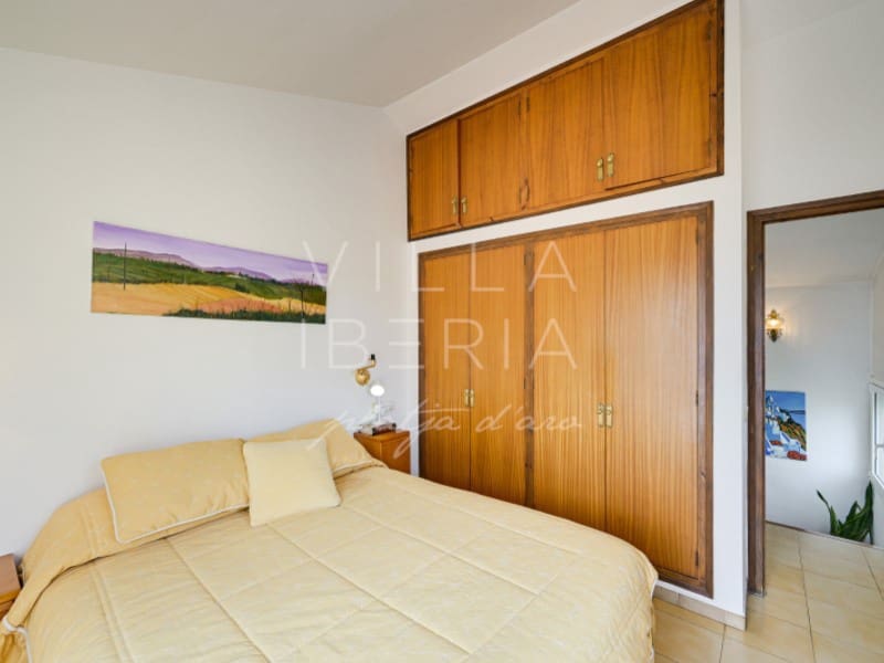 6 bedroom Villa for sale in Calonge i Sant Antoni with garage - € 495,000 (Ref: 9591574)