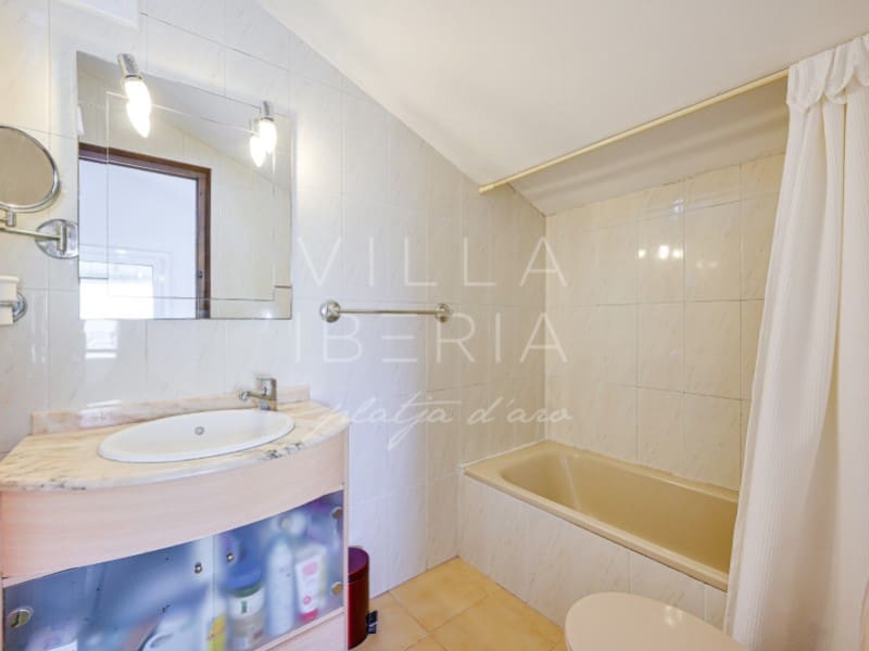 6 bedroom Villa for sale in Calonge i Sant Antoni with garage - € 495,000 (Ref: 9591574)