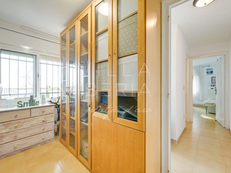 6 bedroom Villa for sale in Calonge i Sant Antoni with garage - € 495,000 (Ref: 9591574)