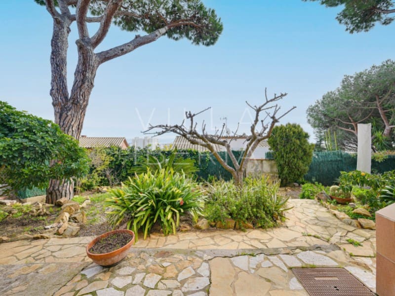 6 bedroom Villa for sale in Calonge i Sant Antoni with garage - € 495,000 (Ref: 9591574)