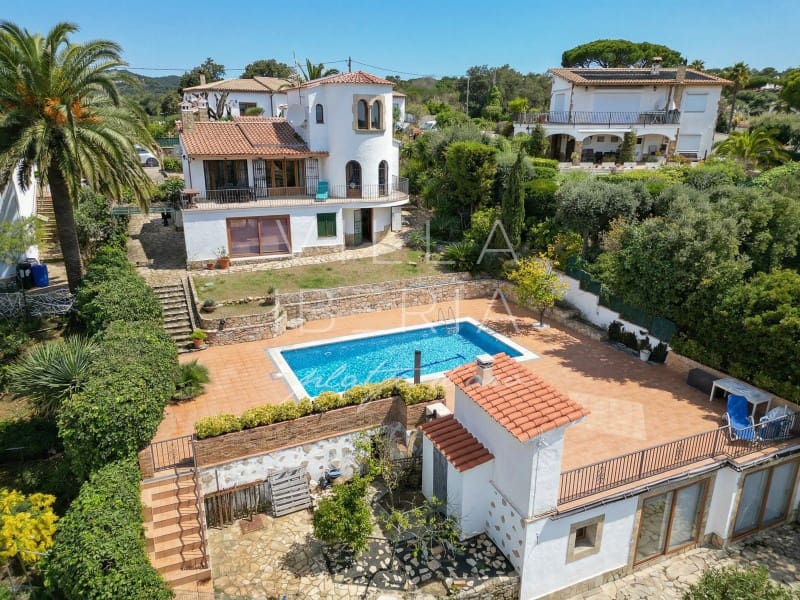 6 makuuhuone Huvila myytävänä paikassa Platja d'Aro mukana uima-altaan - 670 000 € (Ref: 9596397)