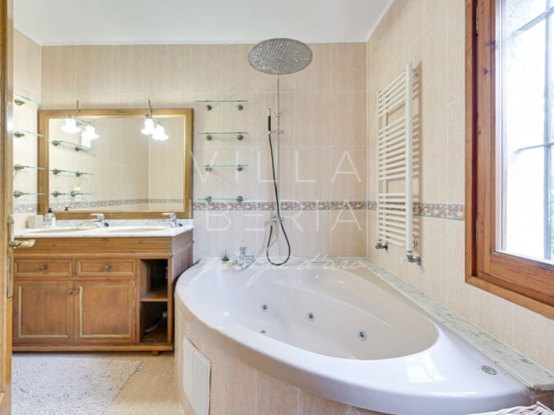 6 makuuhuone Huvila myytävänä paikassa Platja d'Aro mukana uima-altaan - 670 000 € (Ref: 9596397)