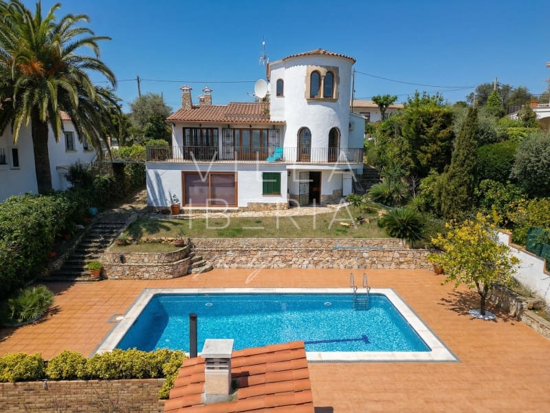 6 makuuhuone Huvila myytävänä paikassa Platja d'Aro mukana uima-altaan - 670 000 € (Ref: 9596397)