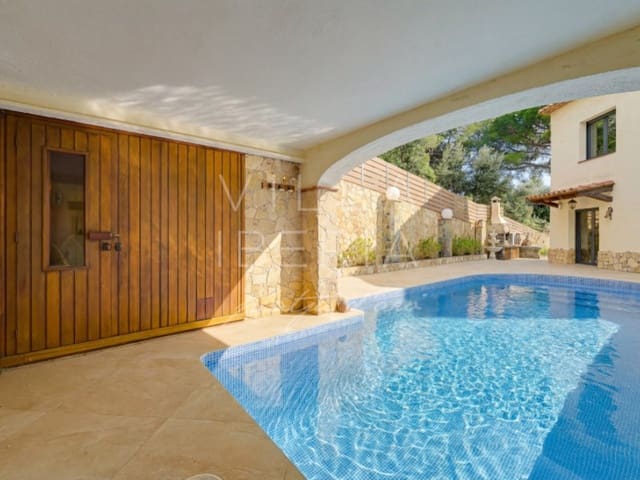 5 makuuhuone Huvila myytävänä paikassa Platja d'Aro, Castell-Platja d'Aro mukana uima-altaan 
autotalli - 2 000 000 € (Ref: 9690533)