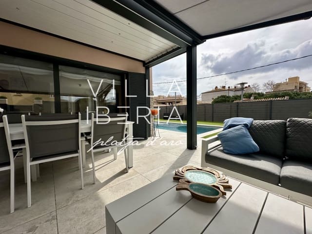 4 camera da letto Villetta Bifamiliare in vendita in Platja d'Aro, Castell-Platja d'Aro con garage - 880.000 € (Rif: 9690534)