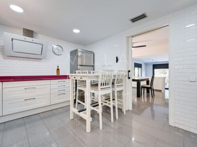 4 Zimmer Villa zu verkaufen in Platja d'Aro, Castell-Platja d'Aro mit Pool Garage - 749.000 € (Ref: 9704910)