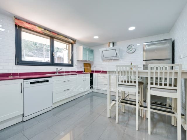 4 Zimmer Villa zu verkaufen in Platja d'Aro, Castell-Platja d'Aro mit Pool Garage - 749.000 € (Ref: 9704910)