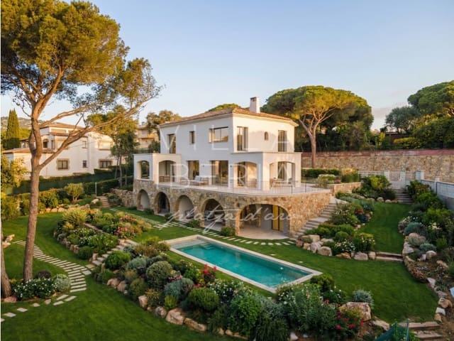 5 soverom Villa til salgs i Platja d'Aro, Castell-Platja d'Aro med svømmebasseng garasje - € 2 350 000 (Ref: 9721577)