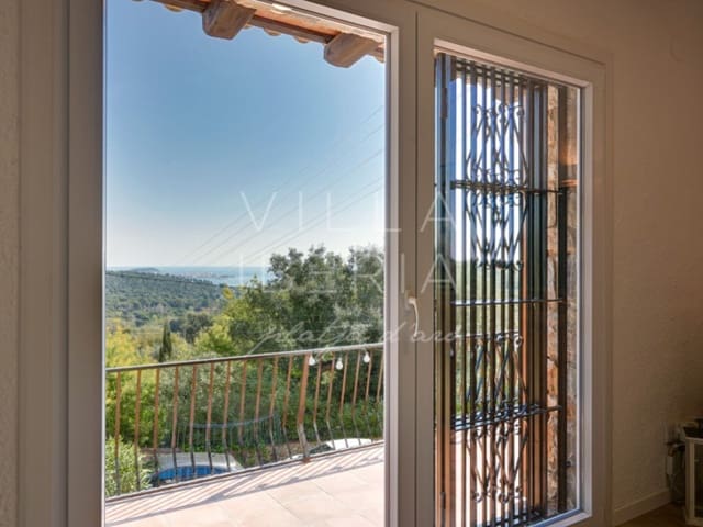 Chalet de 3 habitaciones en Platja d'Aro, Castell-Platja d'Aro en venta con garaje - 585.000 € (Ref: 9726582)