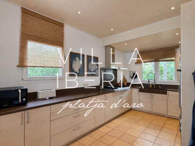 7 slaapkamer Villa te koop in Santa Cristina d'Aro met zwembad garage - € 1.375.000 (Ref: 9744120)