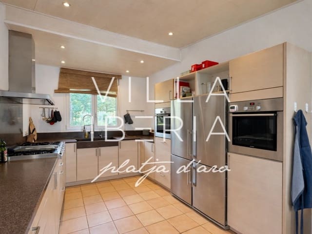 7 slaapkamer Villa te koop in Santa Cristina d'Aro met zwembad garage - € 1.375.000 (Ref: 9744120)