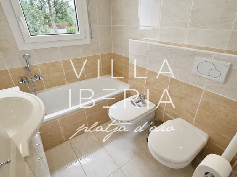 7 slaapkamer Villa te koop in Santa Cristina d'Aro met zwembad garage - € 1.375.000 (Ref: 9744120)